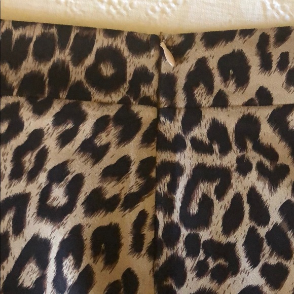 KHAKI LEOPARD PRINT SKIRT - Picture 7 of 8